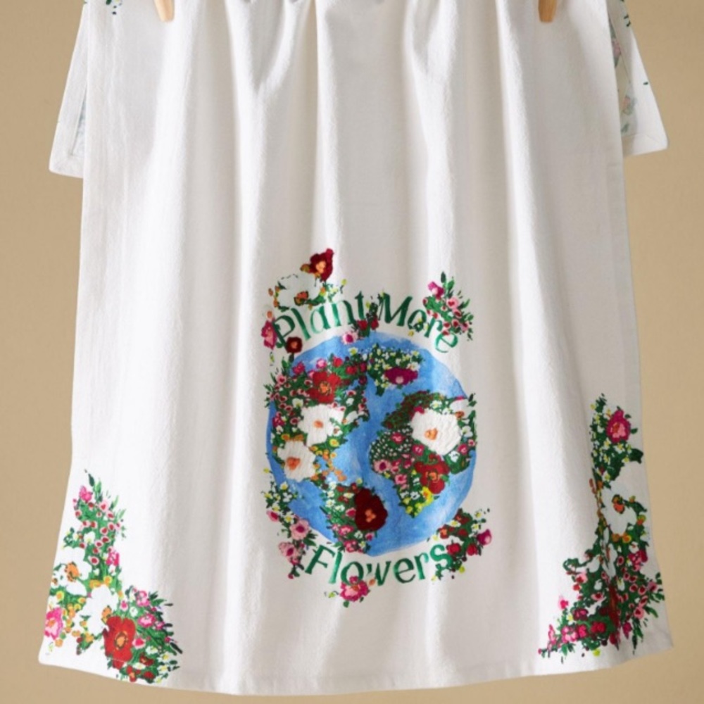 ANTHROPOLOGIE “Plant More Flowers” Dishtowel - New